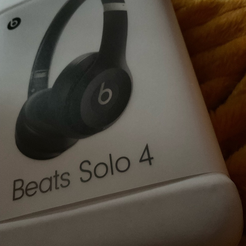 Beats by Dre Solo 4 Over-Ear Headphones - Black